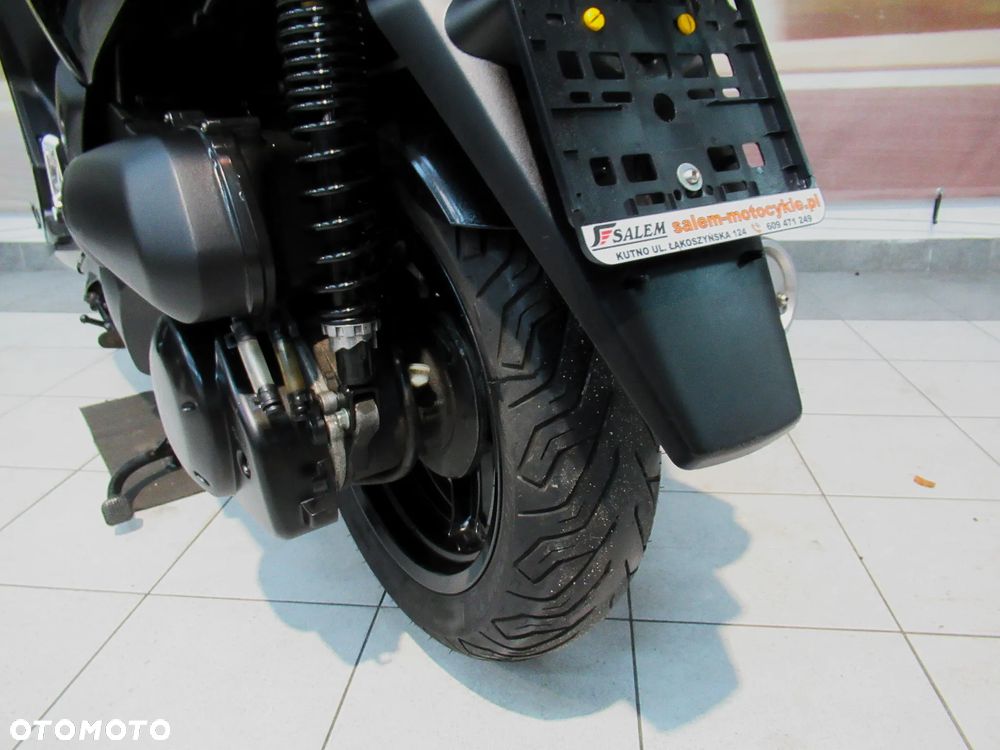Yamaha X-max - 20