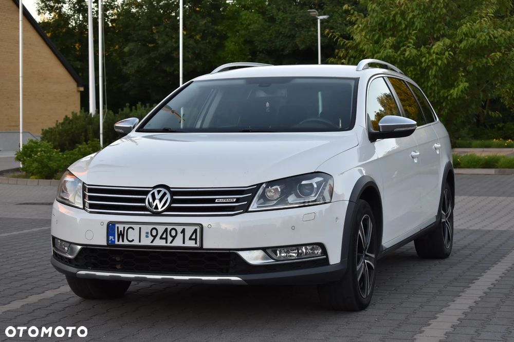Volkswagen Passat 2.0 TDI BlueMotion Technology Exclusive - 16