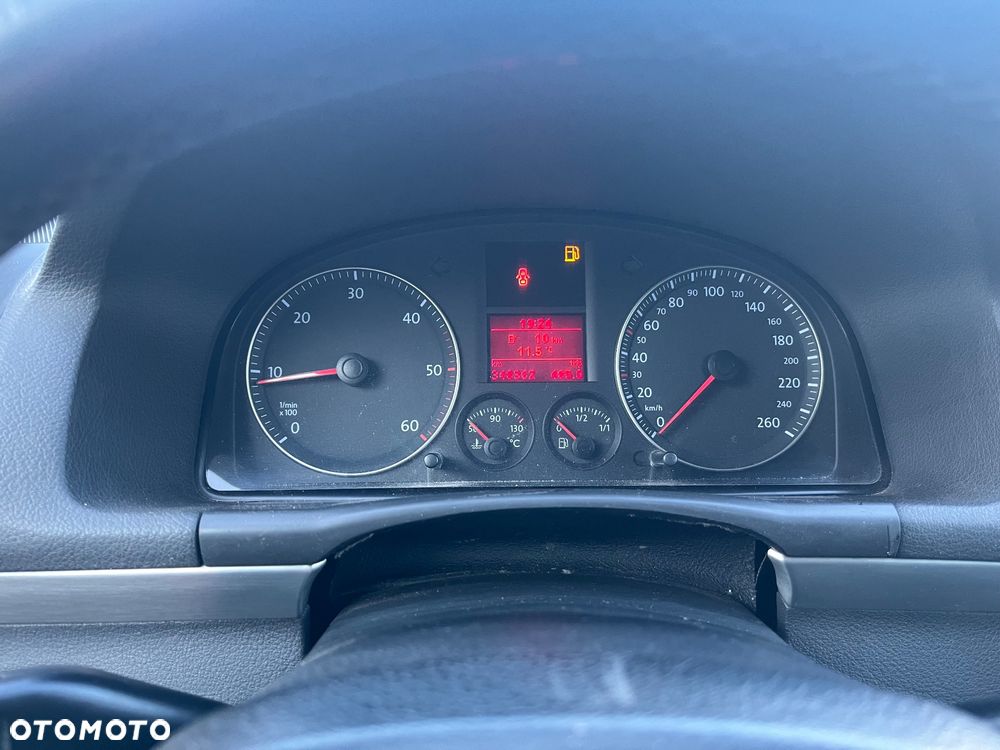 Volkswagen Touran 1.9 TDI Highline - 4