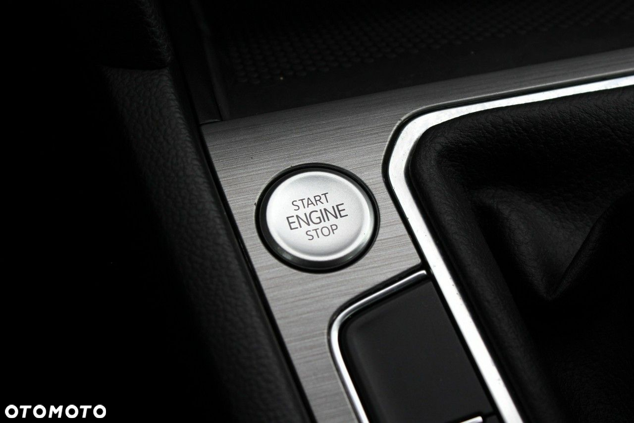 Volkswagen Passat 1.5 TSI EVO Essence - 17