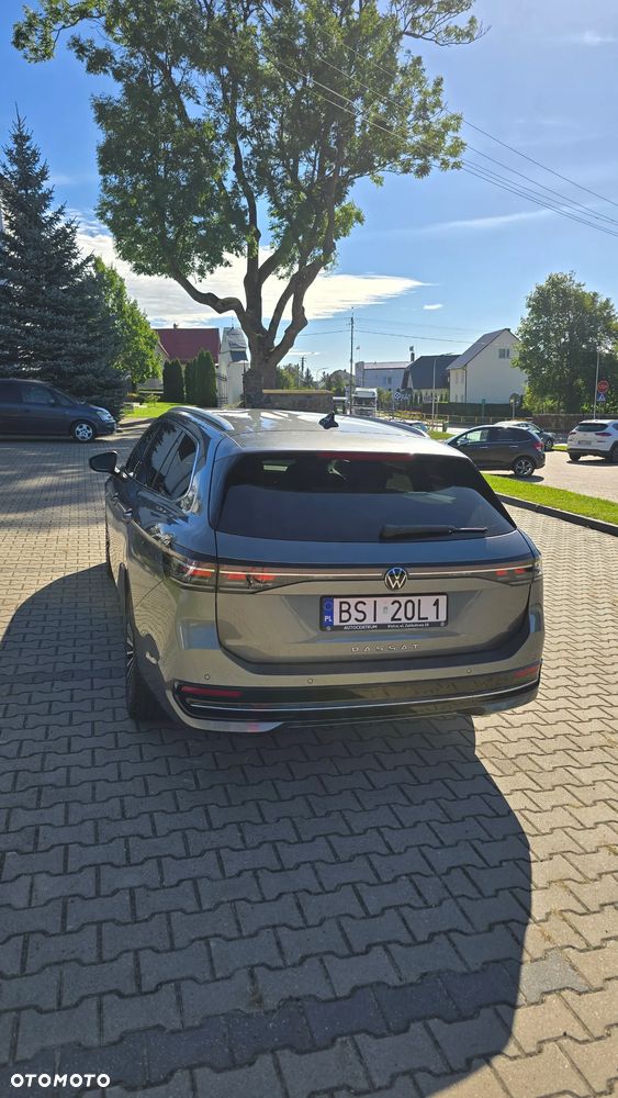 Volkswagen Passat 2.0 TDI SCR Style DSG - 2