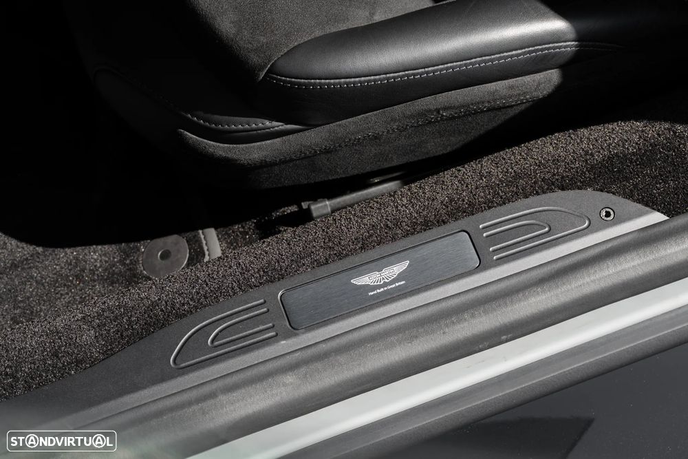 Aston Martin Vantage Coupe - 24