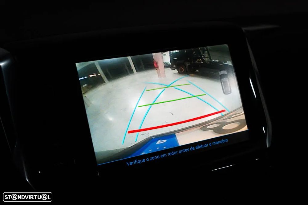 Peugeot 2008 1.2 PureTech Allure - 18