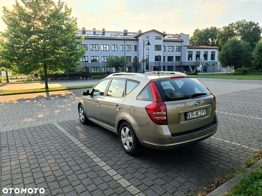 Kia Ceed 1.6 Crdi Comfort + - 4