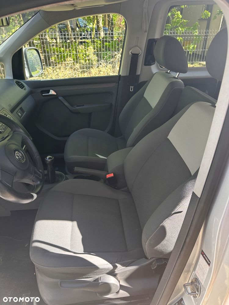 Volkswagen Caddy Maxi Highline BMT - 12