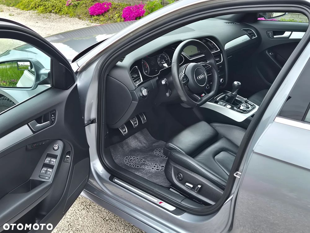 Audi A4 Limousine - 5