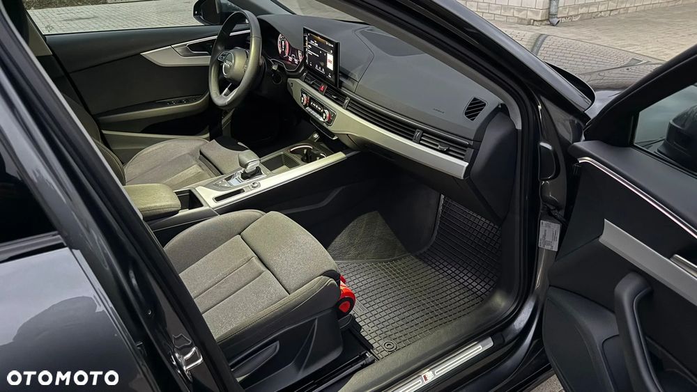 Audi A4 Limousine - 14