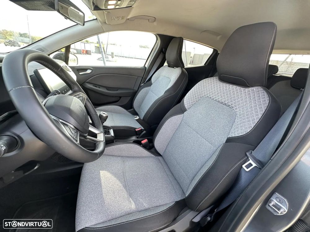 Renault Clio 1.0 TCe Techno Bi-Fuel - 11