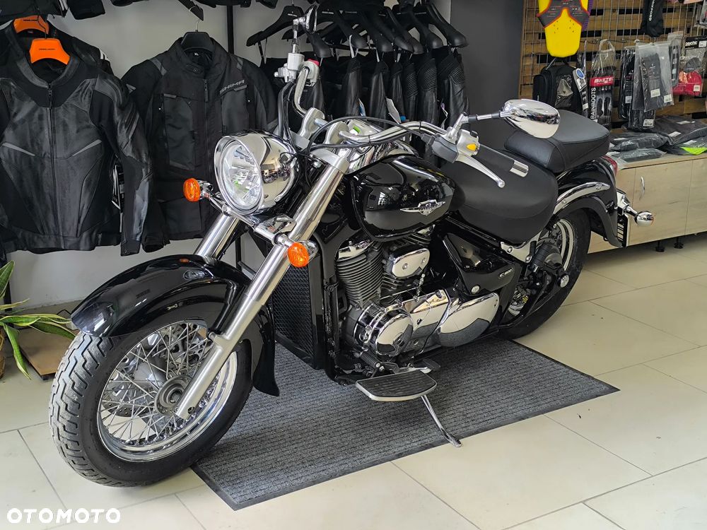 Suzuki Intruder - 3