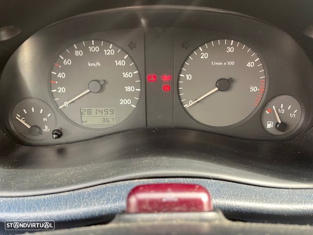 VW Sharan 1.9 TDi Confortline 7L - 8