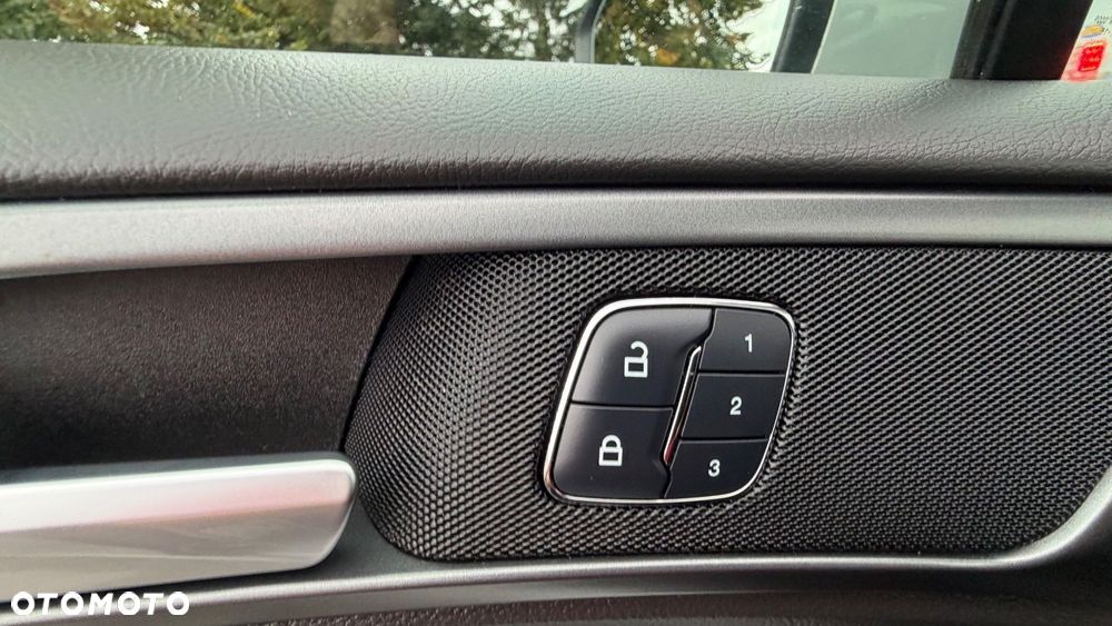 Ford Mondeo - 33