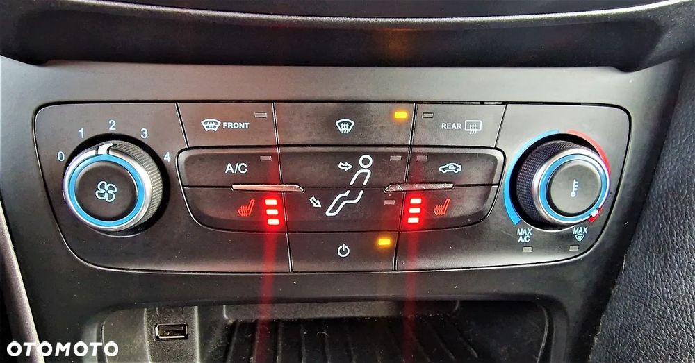 Ford Focus 1.6 SYNC Edition - 14