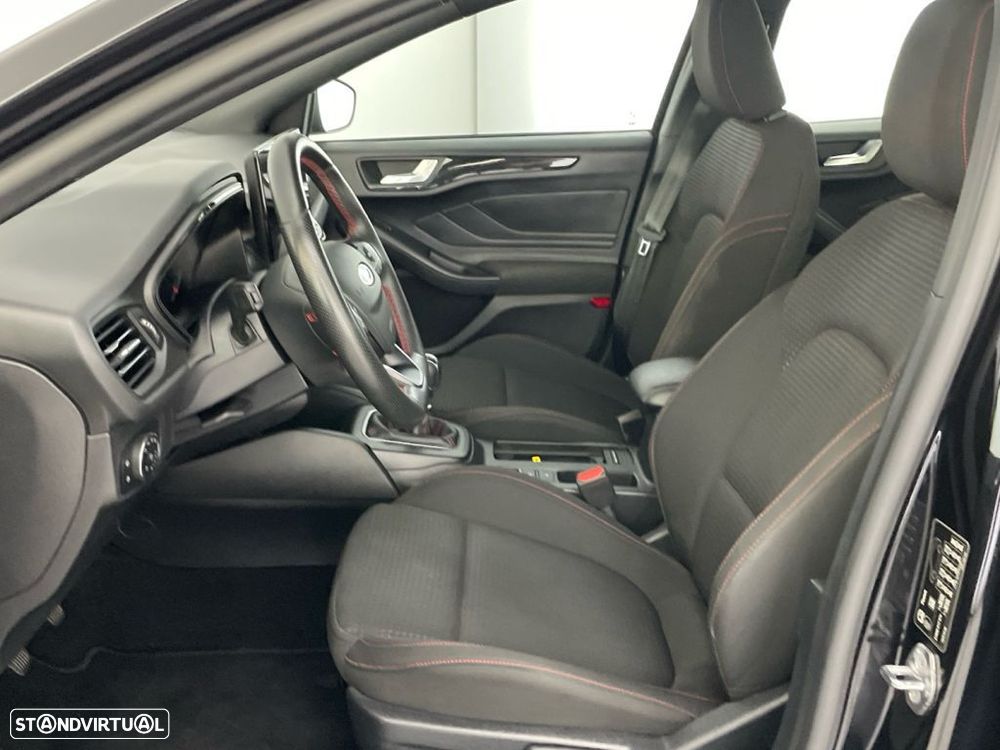 Ford Focus 1.0 EcoBoost MHEV ST-Line - 11