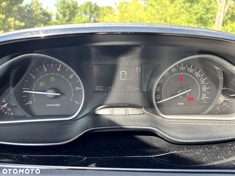 Peugeot 208 1.2 PureTech Active ETG5 - 11