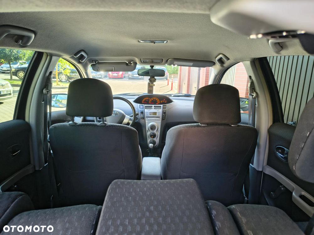 Toyota Yaris - 14