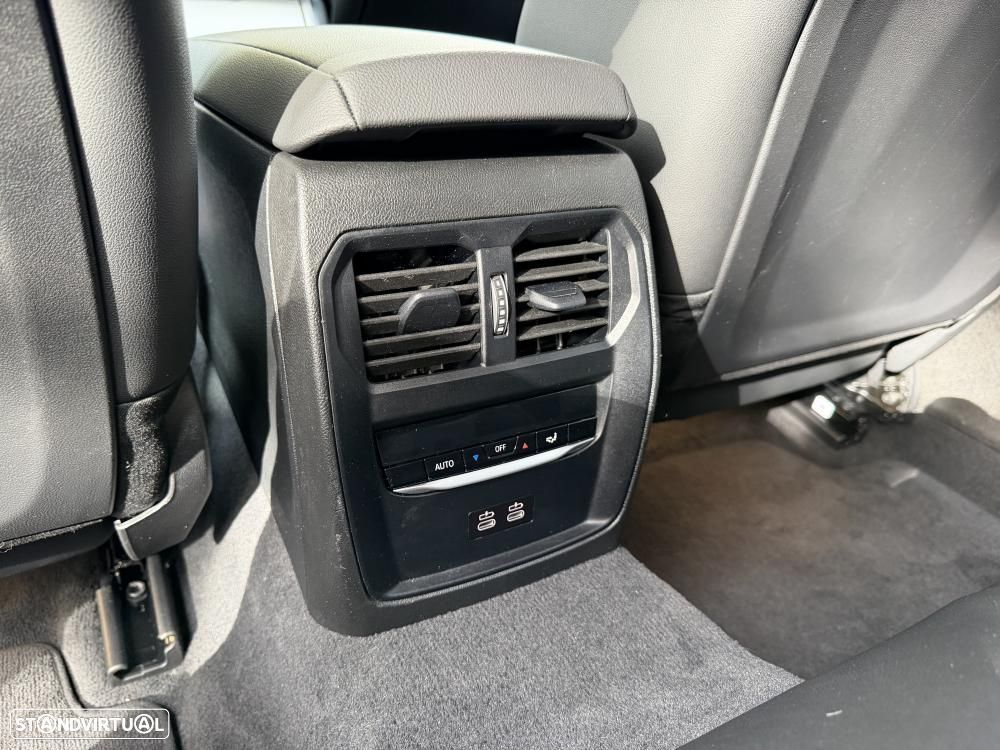 BMW 320 e Touring Aut. Luxury Line - 24