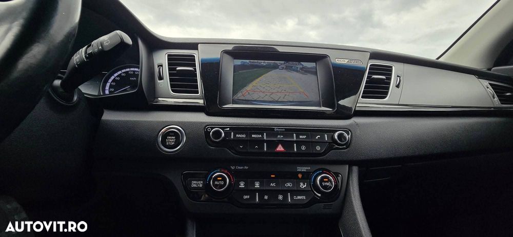 Kia Niro 1.6 GDI 2WD Aut. Vision - 30