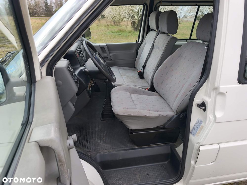 Volkswagen Transporter - 16