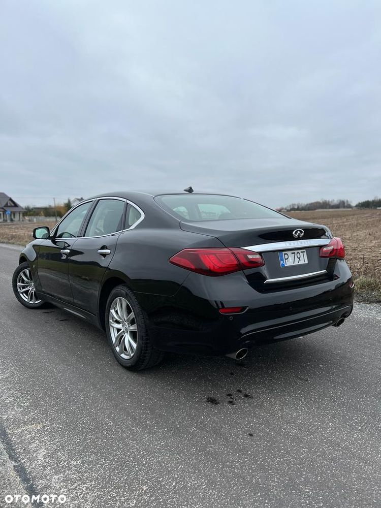 Infiniti Q70 - 6