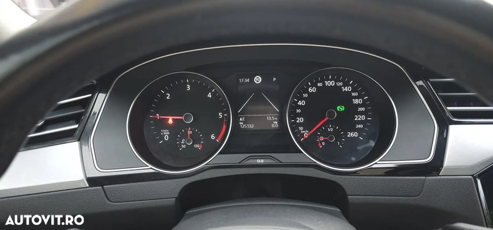 Volkswagen Passat 2.0 TDI DSG Comfortline - 9