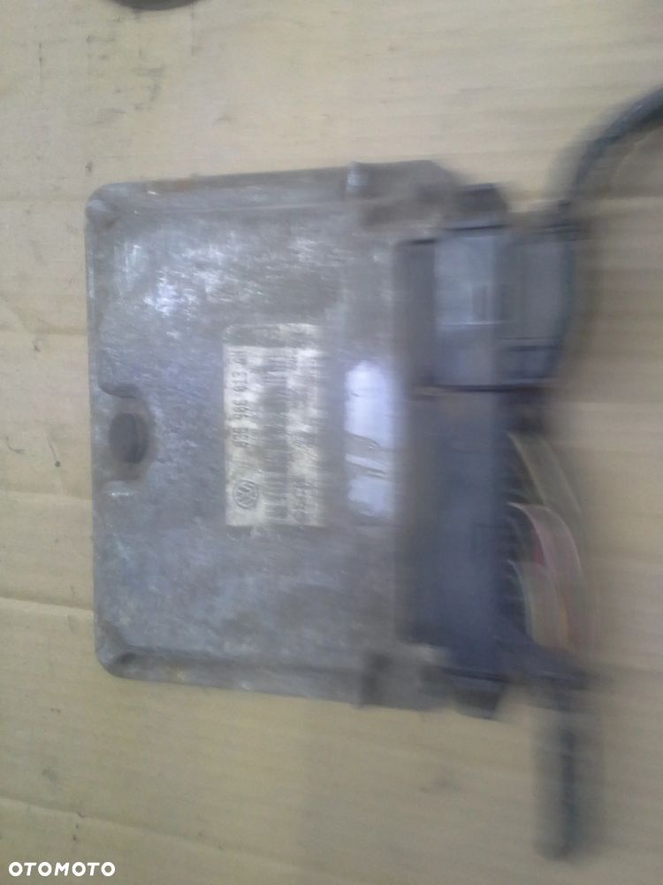 Volkswagen Caddy II 1.9 SDi zestaw startowy komputer 0281010007  038906013AN - 2