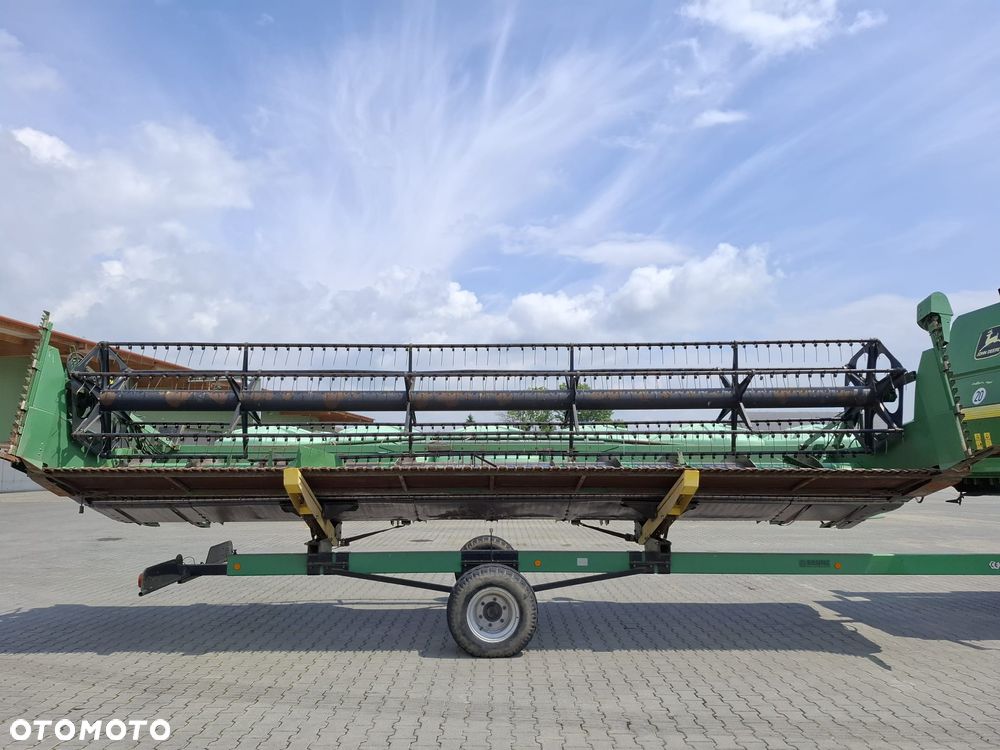 John Deere 2266E - 17