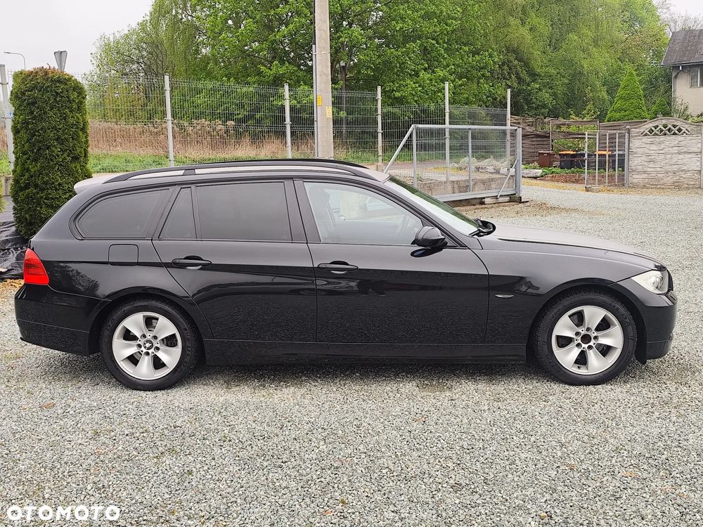 BMW Seria 3 318i - 4
