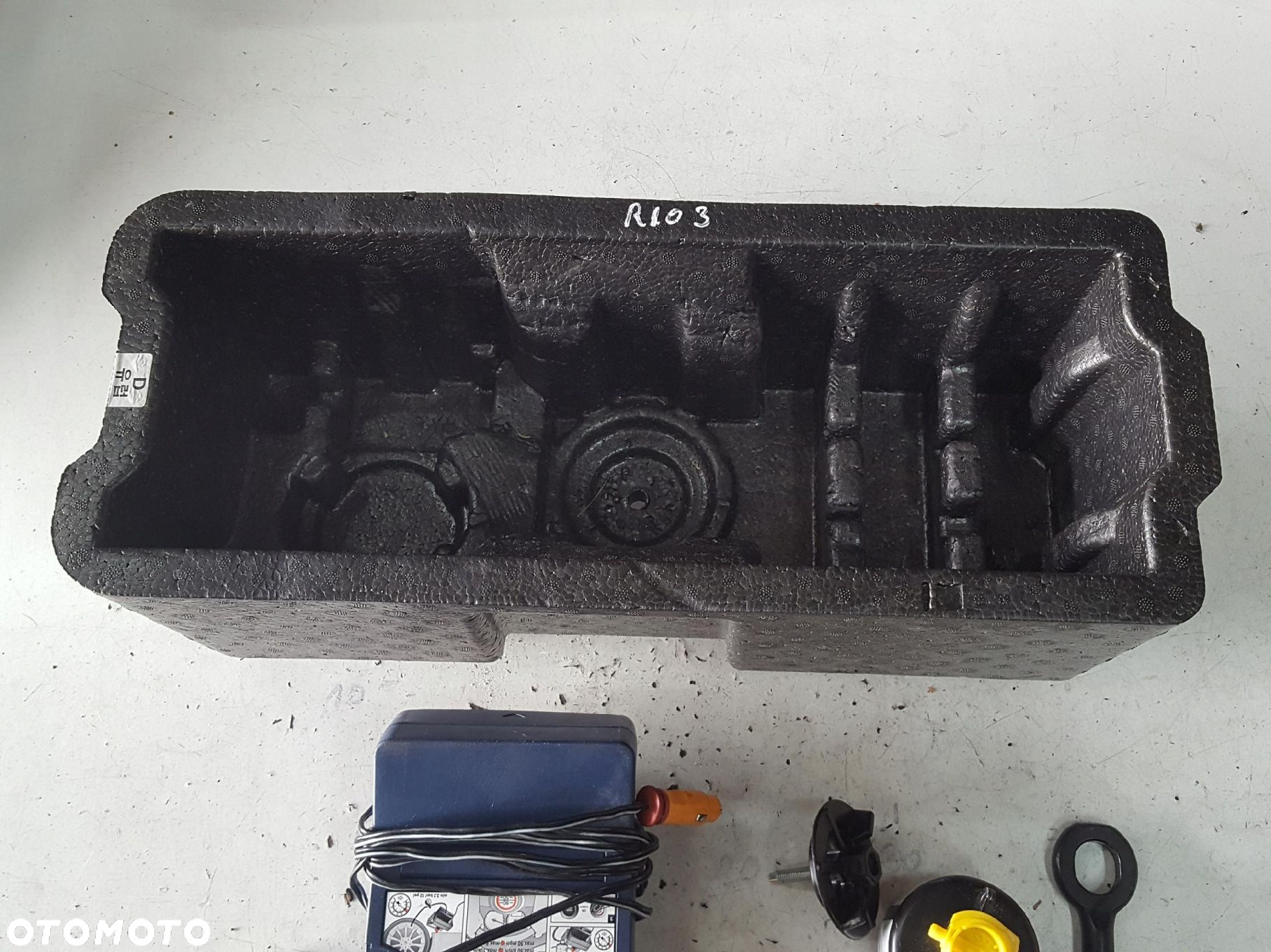 KIA RIO 3 III 11-17r WKŁAD BAGAZNIKA POMPKA DO KÓŁ - 2