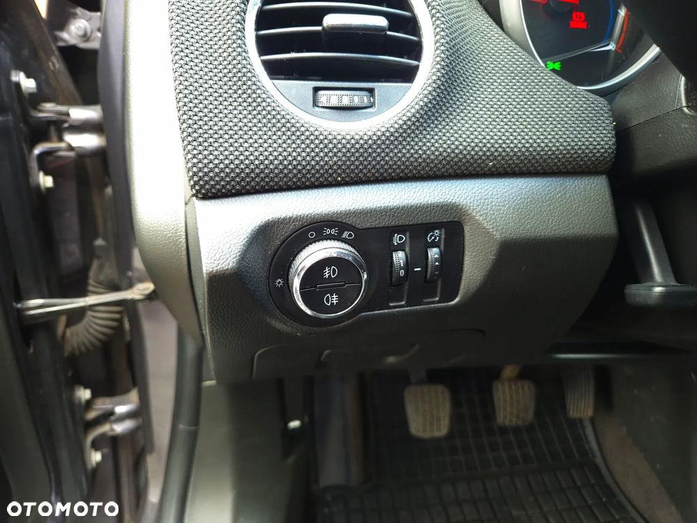 Chevrolet Cruze 1.4 T LT+ - 19