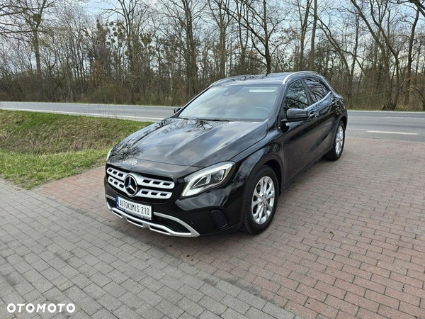 Mercedes-Benz GLA 180 7G-DCT Activity Edition