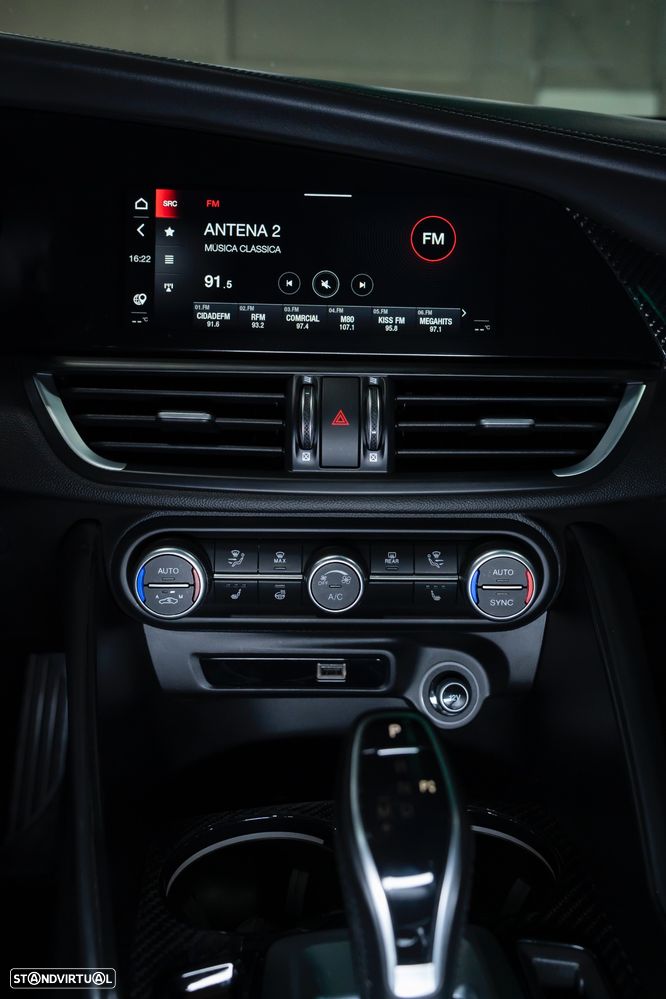 Alfa Romeo Giulia 2.9 V6 Bi-Turbo AT8 Quadrifoglio - 27