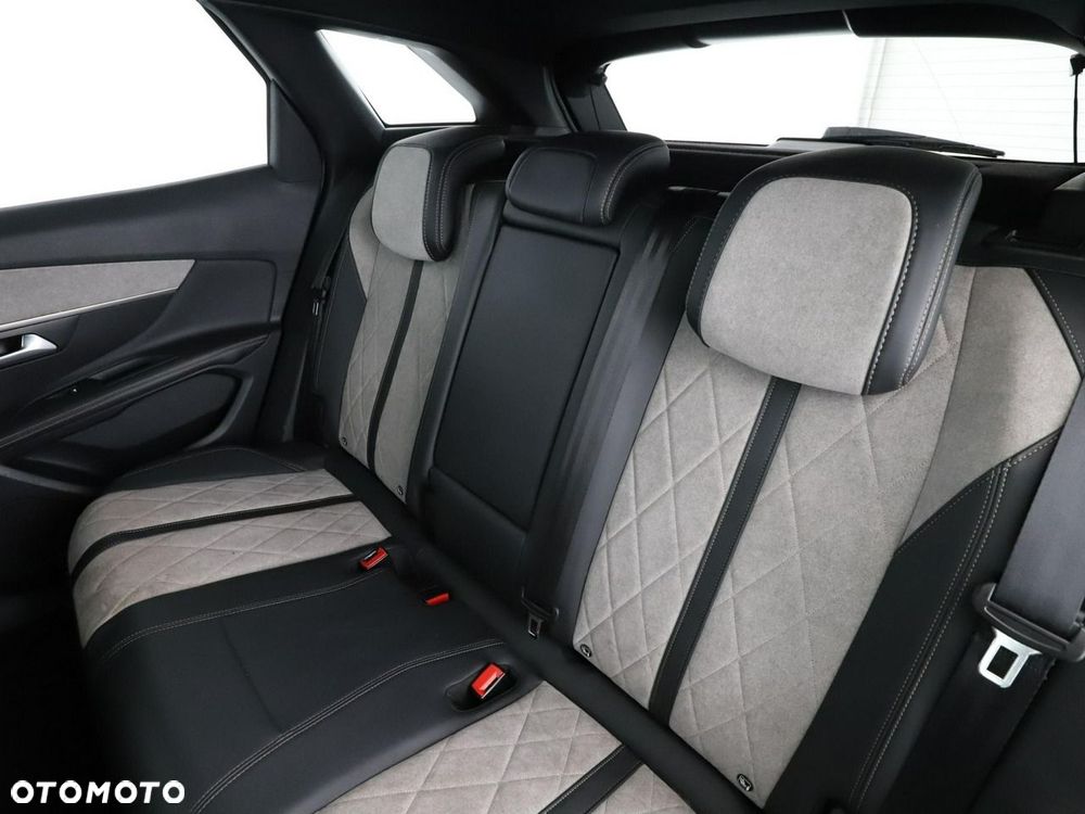 Peugeot 3008 Hybrid4 300 e-EAT8 GT - 19