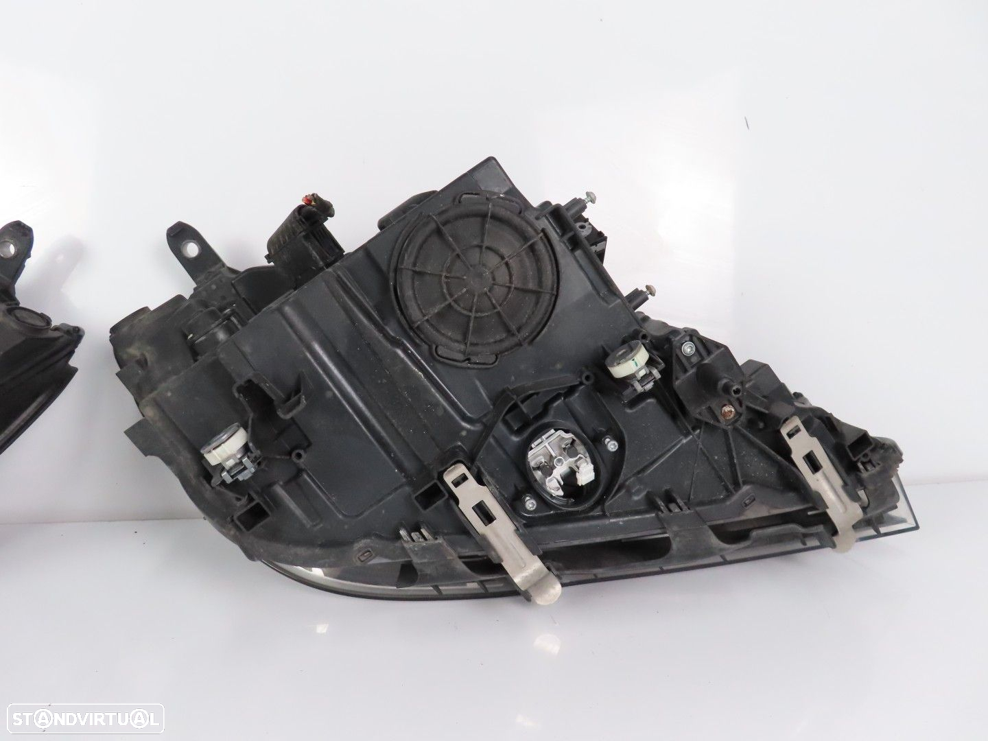 Conjunto Faróis LED  AHL Direcionais Usado / Original BMW 7 (G11, G12) 631174087... - 6
