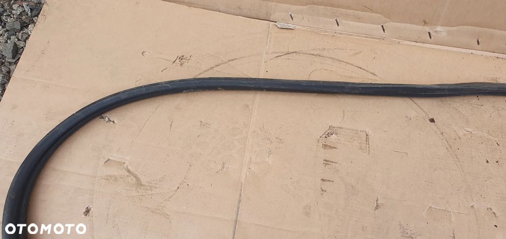 Uszczelka klapy bagażnika Seat Ibiza IV 3D 6J3827705 - 2