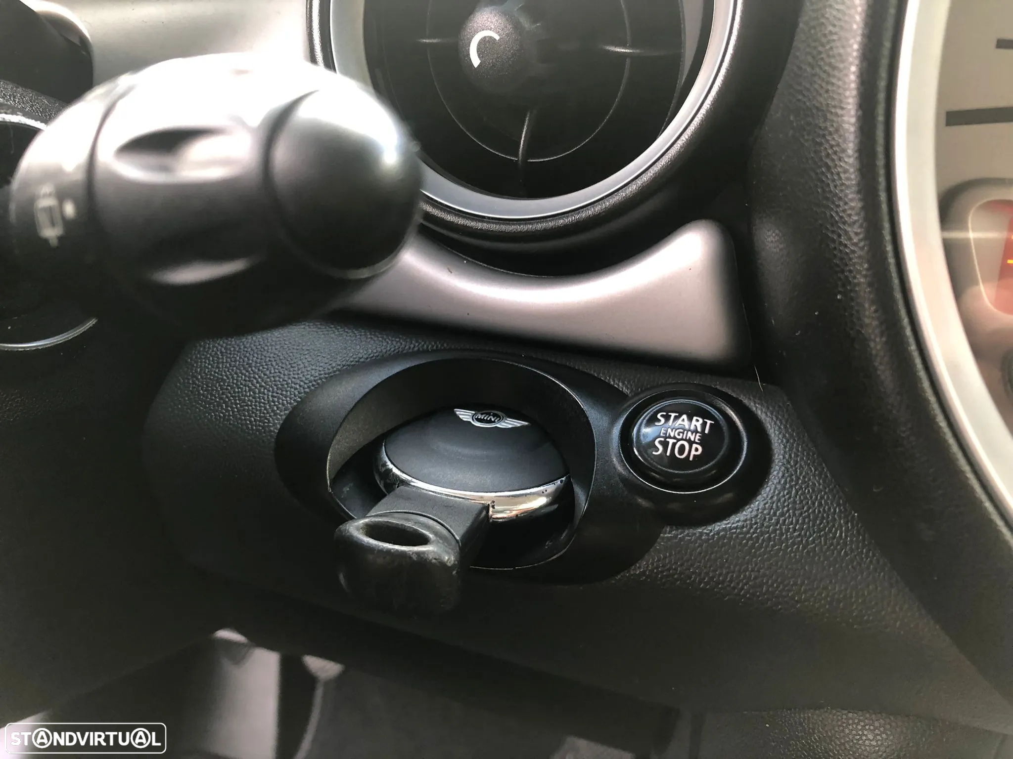 MINI 3 Portas Cooper D - 18