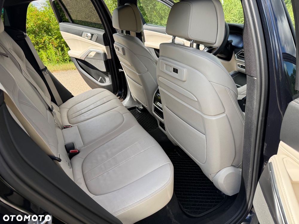 BMW X6M - 21