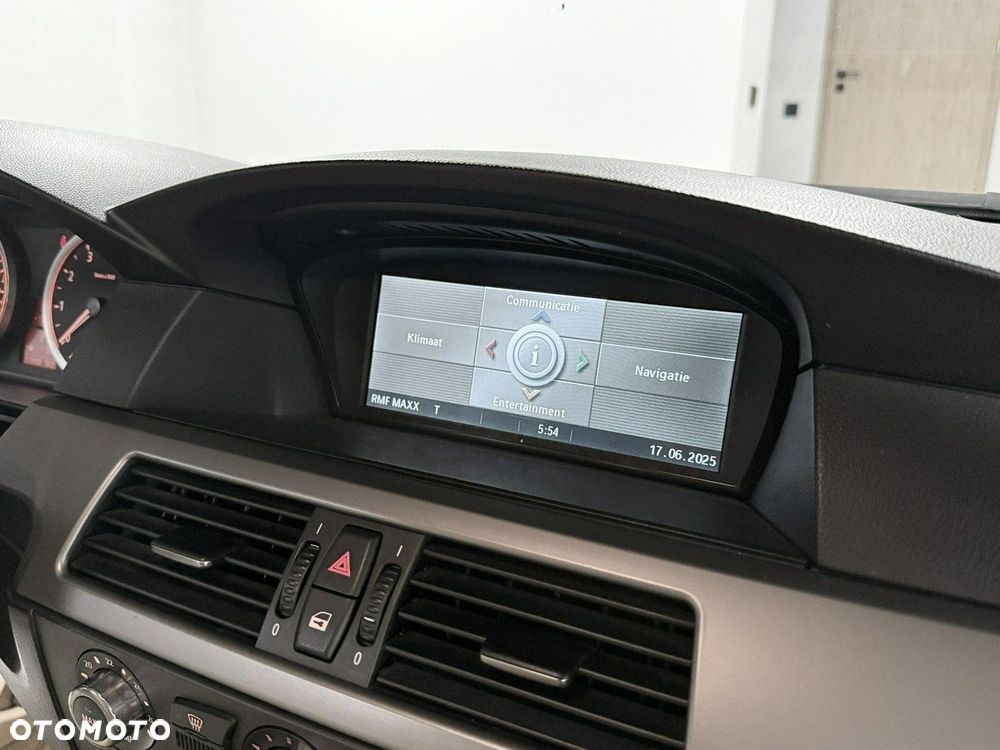 BMW Seria 5 525i Touring - 19