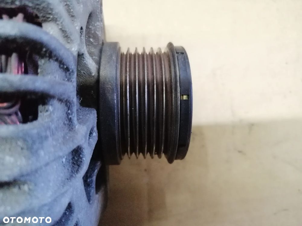 Peugeot 207 1.6 HDi alternator Valeo 9646321780 - 3