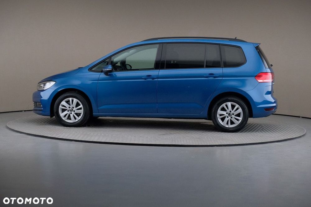 Volkswagen Touran - 4