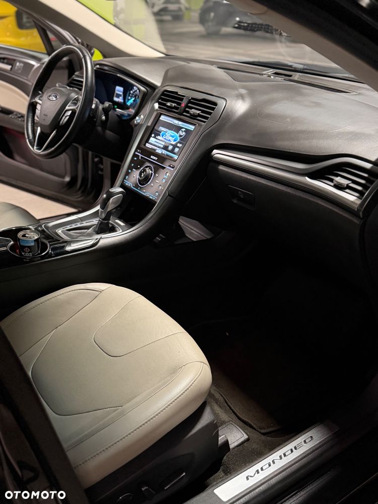 Ford Fusion - 21