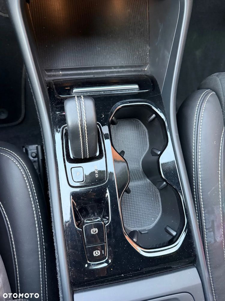 Volvo XC 40 B4 B AWD R-Design - 17