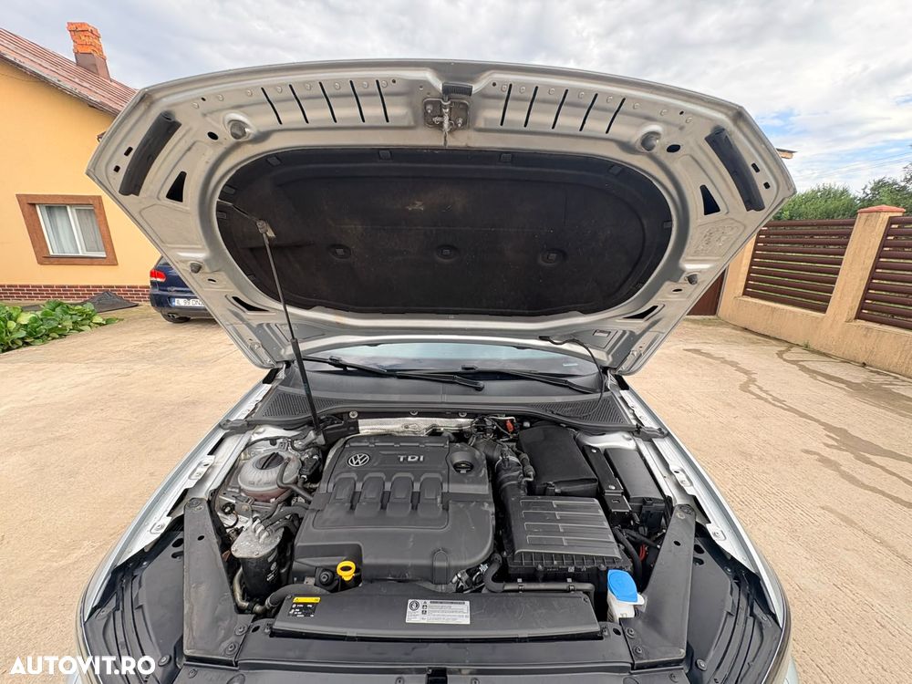 Volkswagen Passat 2.0 TDI Highline - 24