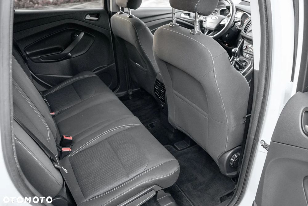 Ford Kuga - 30