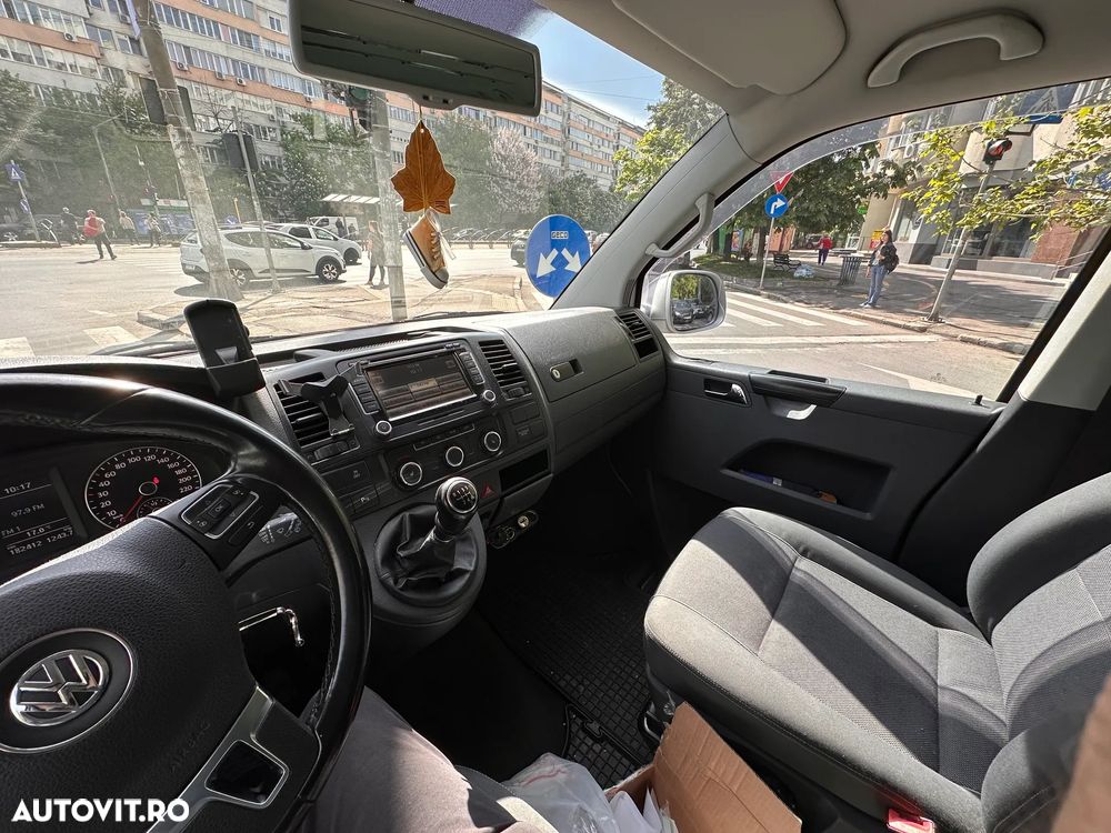 Volkswagen Multivan - 9