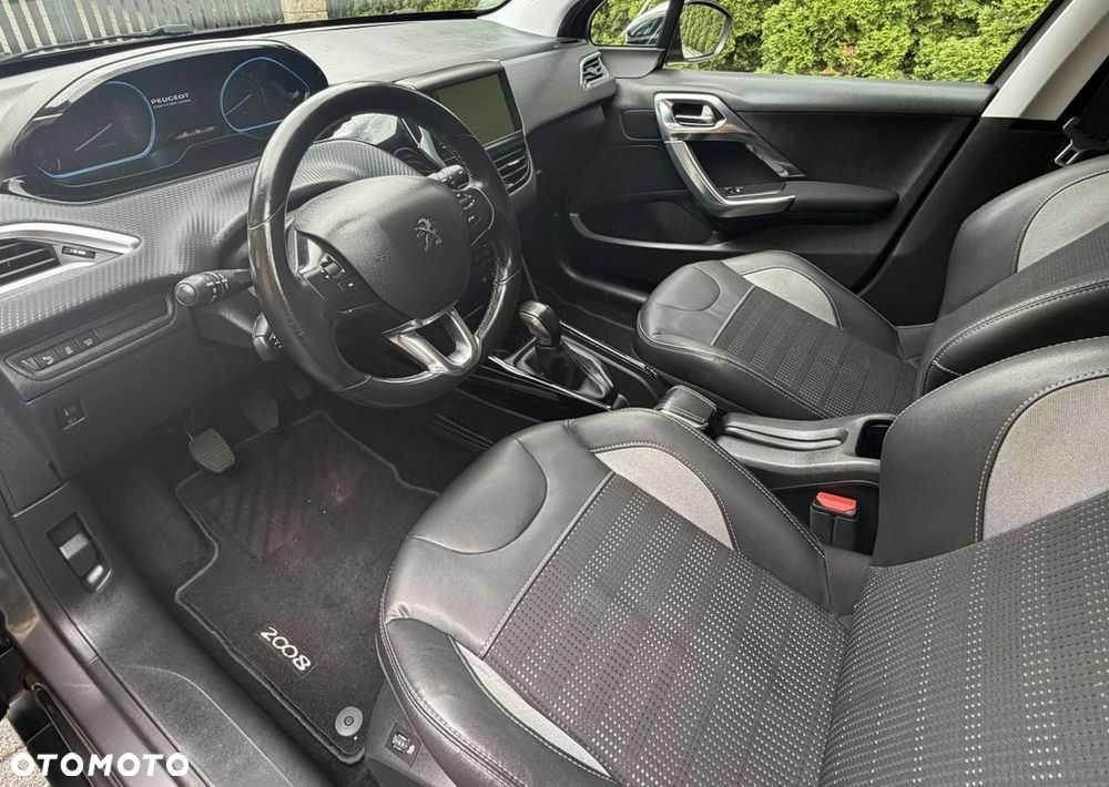 Peugeot 2008 - 11