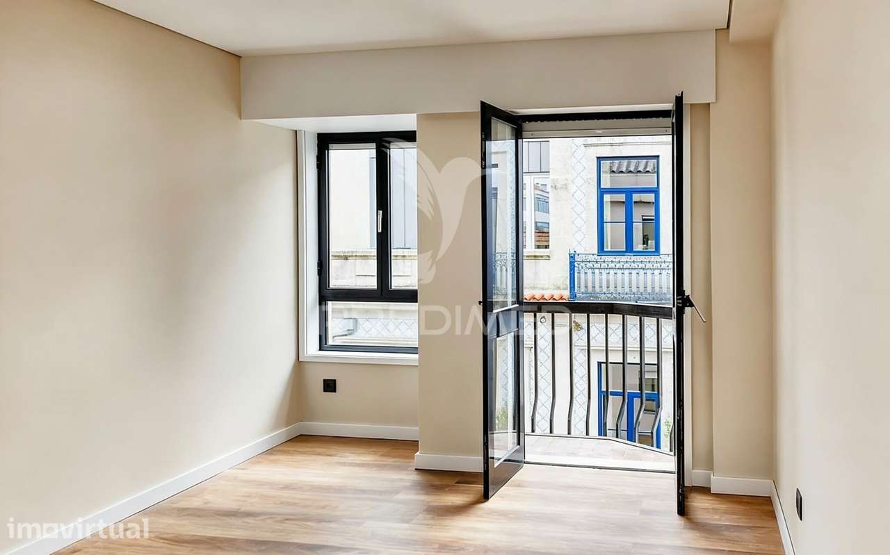 T1 Remodelado com varanda junto à Maternidade Júlio Dinis, Porto - Grande imagem: 4/11