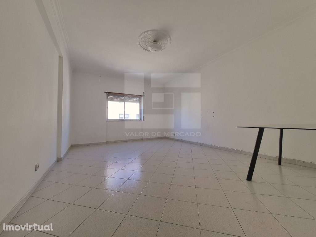 APARTAMENTO T2 - SERRA DAS MINAS - Grande imagem: 2/19