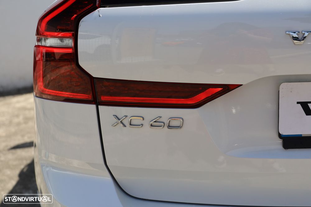 Volvo XC 60 2.0 T6 PHEV Plus Dark AWD - 32