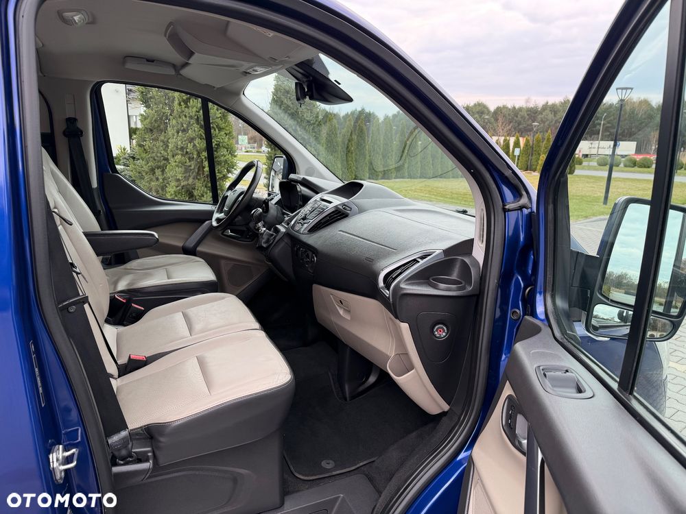 Ford Tourneo Custom - 16