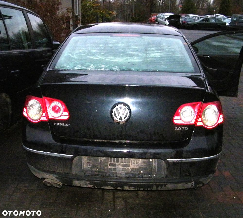 Volkswagen Passat B6 (05-10r.) 2.0 TDI 140KM. Silnik BMR Skrzynia JMA lakier LC9X.Cały na części. GWARANCJA !!!  Przód Tył Zestaw Komplet Drzwi Klapa Zderzak Błotnik Maska Grill Atrapa Szyba Pas Lampa Lusterko Boczki Fotel Kanapa Kokpit Deska Rozdzielcza Przełącznik Włącznik Sterownik Przewody Wiązka Instalacja Moduł Komputer Czujnik Listwa Pompa Alternator Wtryski Głowica Rozrusznik Kompresor Sprzęgło Dwumas Silnik Skrzynia ABS Klimatyzacji Paliwa Wspomagania Kolektor Turbina Przepustnica Zawór Chłodnica Koło Hak Belka Sanki Zawieszenie Mcpherson Półoś Amortyzator Wydech Tłumik Zacisk Most - 4